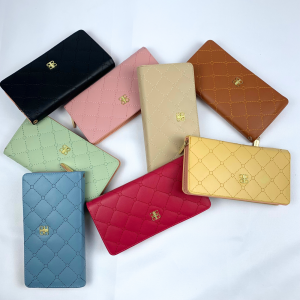 JMS-11*CX240 CARTEIRA COM A SUPERFICIE EXTERIOR EM MATERIAL PLÁSTICO