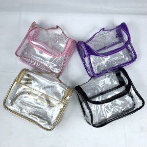 D214*CX240 NECESSAIRE COM A SUPERFICIE EXTERIOR EM MATERAL PLÁSTICO