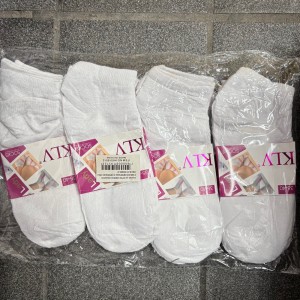 AK019512*CX200 MEIAS COM TUBO DE TAMANHO ADULTO COMPOSTA POR 55% EM MATERIAL DE POLIÉSTER